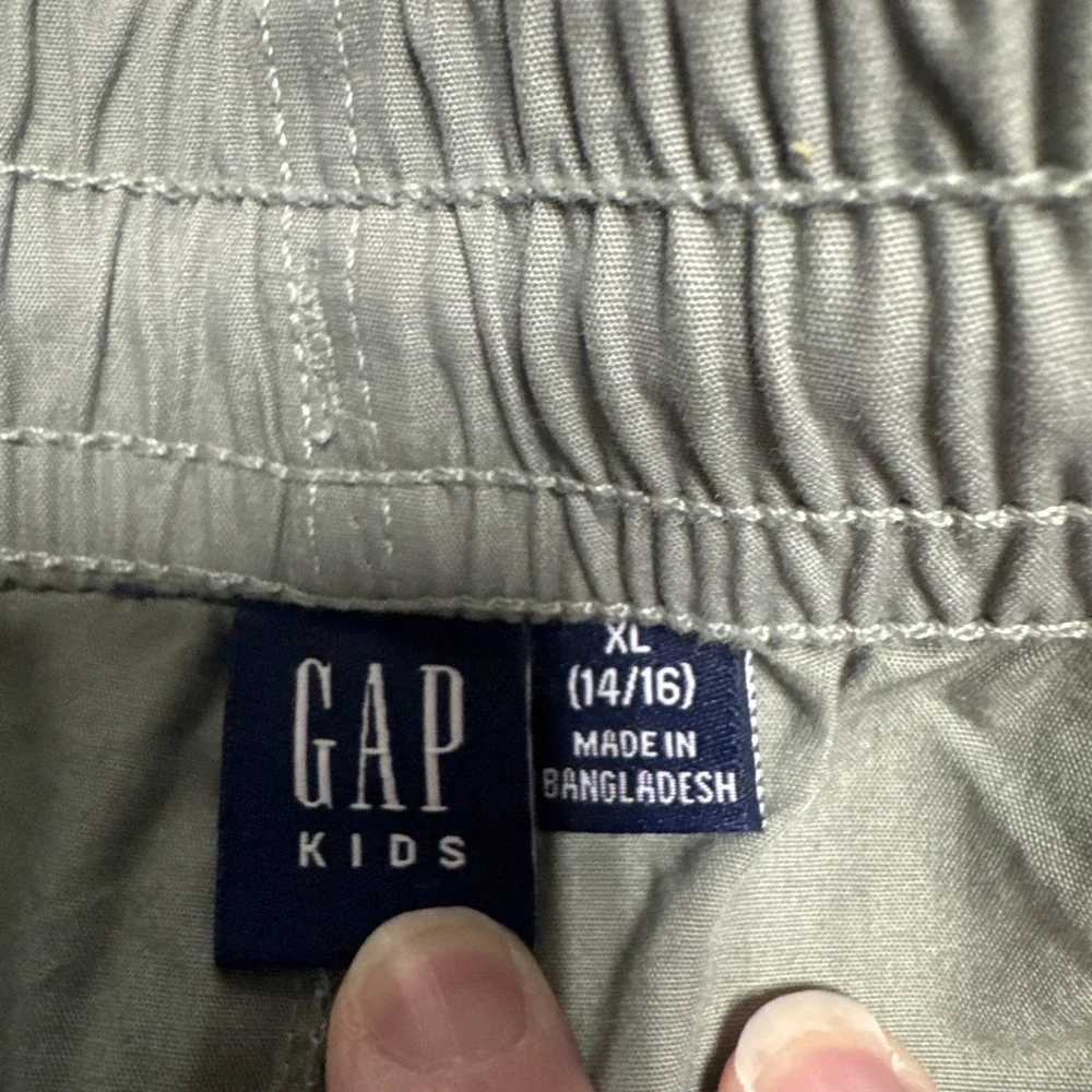 GAP boys olive